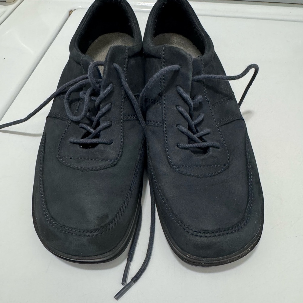 Easy Spirit Women's Black Suede Oxfords